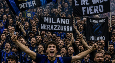 Tifosi dell'Inter con striscioni